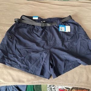 Columbia Women’s Cargo Shorts ,size 2x,NWT